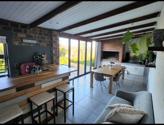 3 BEDROOM HOUSE FOR SALE IN TAFELZICHT